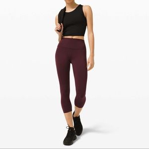 Lululemon Wunder Train HR Crop 21” cassis size 10